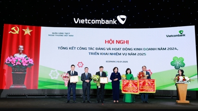 Vietcombank vững thế dẫn đầu, bứt phá với dấu ấn xanh