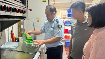 Hà Nội: Kiểm tra đột xuất quán 'Lòng xe điếu'