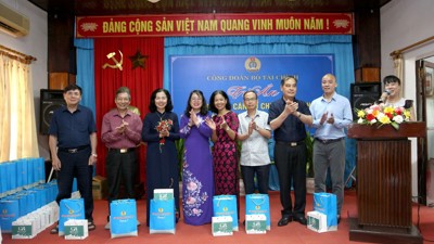 Gặp mặt tri ân các thế hệ lãnh đạo, cán bộ Công đoàn Bộ Tài chính