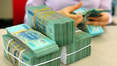 Lãi suất thấp hỗ trợ tăng trưởng, nhưng ngân hàng "khát" vốn huy động