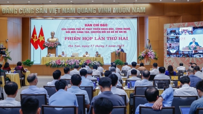Cương quyết cắt bỏ các thủ tục rườm rà, gây phiền hà cho người dân và doanh nghiệp