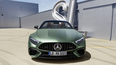 Huyền thoại Mercedes-AMG SL 63 S E PERFORMANCE đã có mặt tại Việt Nam
