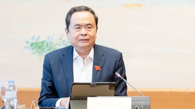 Chủ tịch Quốc hội Trần Thanh Mẫn ký ban hành Nghị quyết của Quốc hội