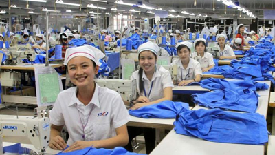 Triển vọng cổ phiếu ngành Dệt may: Lợi thế ngắn hạn, thách thức dài hạn