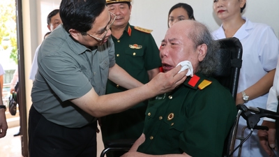 Trình Chủ tịch nước tặng quà cho hơn 1,5 triệu người có công với cách mạng