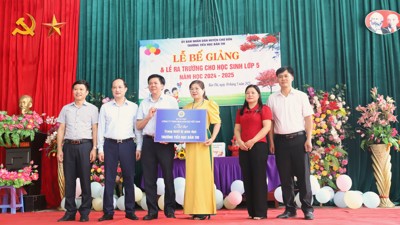 DATC trao quà cho học sinh khó khăn tại huyện Chợ Đồn, Bắc Kạn