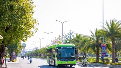 Hà Nội triển khai kế hoạch phát triển hệ thống xe buýt điện và năng lượng xanh