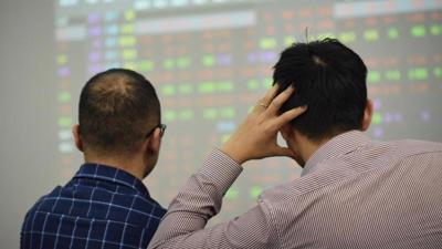 VN-Index “đánh võng” quanh đỉnh, kết phiên như ý