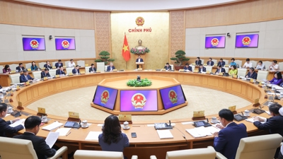 Thủ tướng Chính phủ: Chấm dứt tình trạng đùn đẩy, sợ trách nhiệm