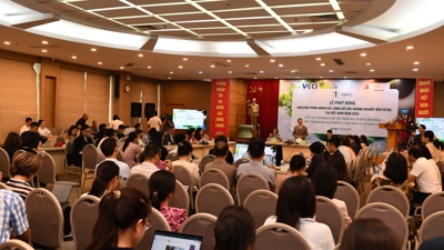 Chính thức phát động Chương trình Đánh giá, công bố doanh nghiệp bền vững tại Việt Nam (CSI) 2025