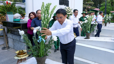 Bộ trưởng Nguyễn Văn Thắng dâng hương, tưởng niệm tại Ngã ba Đồng Lộc và Truông Bồn