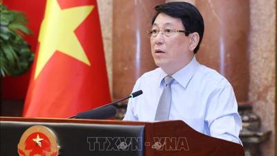 Chủ tịch nước Lương Cường: Sự sáng tạo và tài hoa là yếu tố quan trọng nhất tạo nên giá trị bền vững cho sản phẩm truyền thống