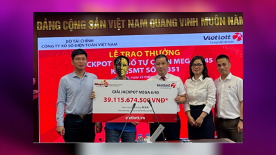 VIDEO: Cụ ông U80 trúng độc đắc Vietlott 39 tỷ: Lạ kỳ nhưng xác thực