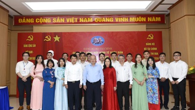 Phát huy tính chủ động, sáng tạo trong tham mưu xây dựng chiến lược phát triển kinh tế