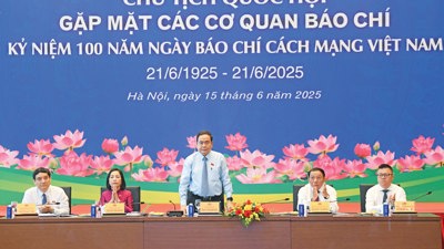 Chủ tịch Quốc hội Trần Thanh Mẫn: Luôn giữ “tâm sáng, lòng trong, bút sắc”, phục vụ Tổ quốc, phục vụ Nhân dân