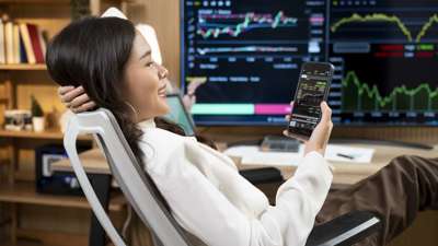 VN-Index lập đỉnh mới của năm 2025 