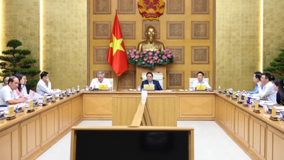 Thủ tướng Chính phủ: Ứng phó linh hoạt trước tình hình xung đột Trung Đông
