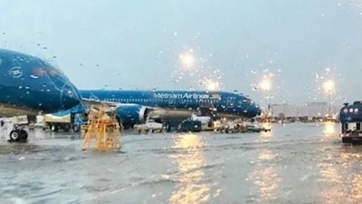 Kịp thời điều chỉnh lịch bay, tuyến bay ứng phó nguy cơ mưa lớn