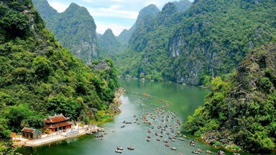 Doanh thu du lịch Ninh Bình tăng mạnh, đạt trên 7.000 tỷ đồng 