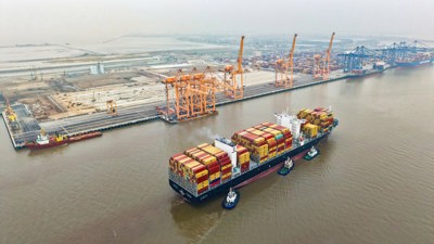 Cộng hưởng lợi thế sau hợp nhất tạo ra cực tăng trưởng đột phá