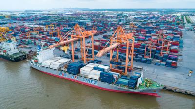 Nâng tầm vị thế Việt Nam trong chuỗi cung ứng toàn cầu: Không chỉ là điểm đến FDI