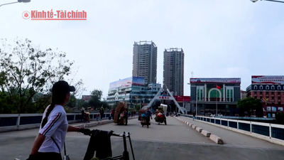VIDEO: Cửa khẩu phụ: Hàng nào cư dân biên giới còn được mang về?
