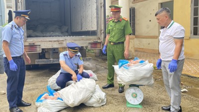 “Tuyên chiến không khoan nhượng” với tình trạng thuốc giả, thực phẩm giả