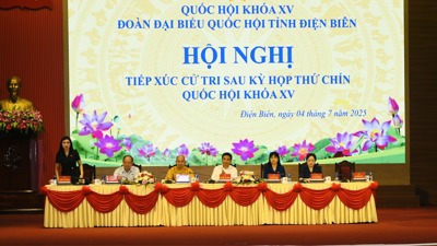 Bộ trưởng Bộ Tài chính Nguyễn Văn Thắng tiếp xúc cử tri tỉnh Điện Biên