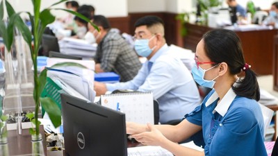 Thực hư quy định cán bộ, công chức, viên chức không được đầu tư chứng khoán