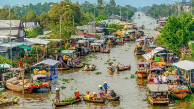 EMAGAZINE: Du lịch tạo dấu ấn đậm nét trong bức tranh kinh tế - xã hội đất nước