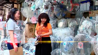PODCAST: Bộ Tài bongdaso tin tức đề xuất miễn thuế tạo bệ đỡ cho hộ kinh doanh vươn mình thành doanh nghiệp.