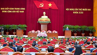 Chùm ảnh: Bế mạc Hội nghị lần thứ 12 Ban Chấp hành Trung ương Đảng khóa XIII