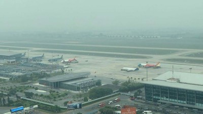 Hàng không hủy nhiều chuyến bay do ảnh hưởng của cơn bão số 3 Wipha