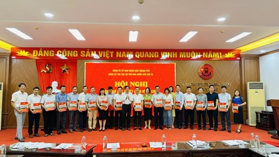 Công bố quyết định thành lập Đảng bộ Chi cục Dự trữ Nhà nước khu vực III và 21 Chi bộ trực thuộc