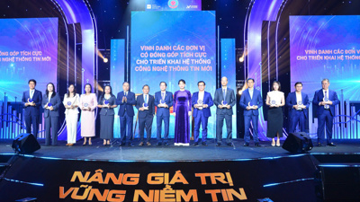  Công ty cổ phần Chứng khoán Mirae Asset được vinh danh vì đóng góp cho hệ thống KRX và thị trường chứng khoán Việt Nam