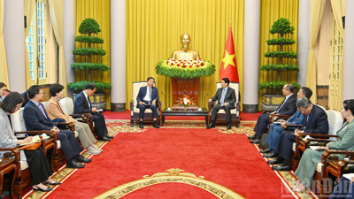 Chùm ảnh: Chủ tịch nước Lương Cường tiếp Đặc phái viên của Tổng thống Hàn Quốc