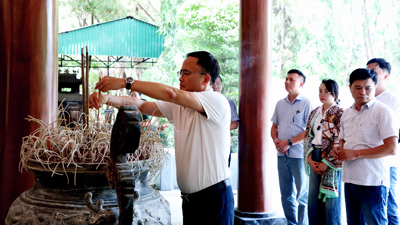 Hành trình tri ân qua những miền "đất lửa"