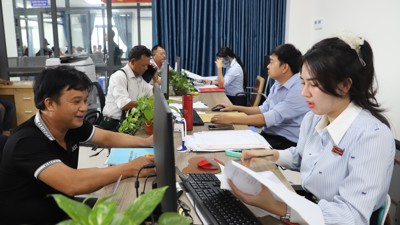TP. Hồ Chí Minh: Người dân, kq bongdaso nghiệp bất ngờ, ấn tượng với “hành chính phục vụ”