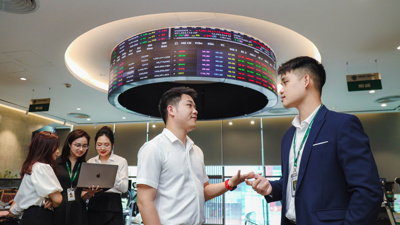 VN-Index trước “cửa hẹp” 1.565 điểm: Cú bứt phá lịch sử hay rung lắc bất ngờ?