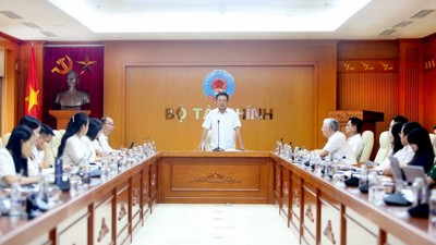 Sửa tổng thể Luật Đầu tư, khơi thông nguồn lực cho phát triển