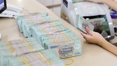 Ngân hàng tăng tốc tìm thu nhập ngoài lãi