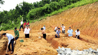 Phân quyền cho chính quyền cấp xã trong giảm nghèo, xây dựng nông thôn mới