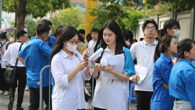 Lùi thời gian công bố điểm chuẩn đại học năm 2025 đến ngày 22/8
