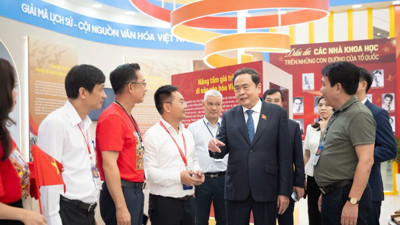 Chủ tịch Quốc hội kiểm tra công tác chuẩn bị Triển lãm “Lịch sử và Sứ mệnh Quốc hội Việt Nam”