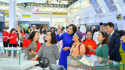 Ngành Ngân hàng tham gia Triển lãm “80 năm Hành trình Độc lập - Tự do - Hạnh phúc”