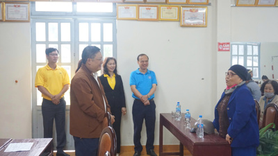 UBND tỉnh Lâm Đồng chỉ đạo đẩy mạnh chi trả lương hưu không dùng tiền mặt