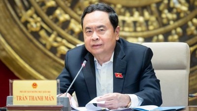 Chủ tịch Quốc hội Trần Thanh Mẫn ký ban hành Nghị quyết về bổ sung nội dung chi ngân sách tặng quà nhân dân