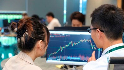 VN-Index rung lắc trước kỳ nghỉ lễ, thanh khoản hụt hơi