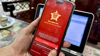 TP. Hồ Chí Minh: Khuyến khích người dân đăng ký nhận quà Quốc khánh qua ứng dụng VNeID