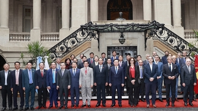 Chủ tịch Quốc hội Vương Đình Huệ dự Diễn đàn doanh nghiệp Việt Nam – Argentina